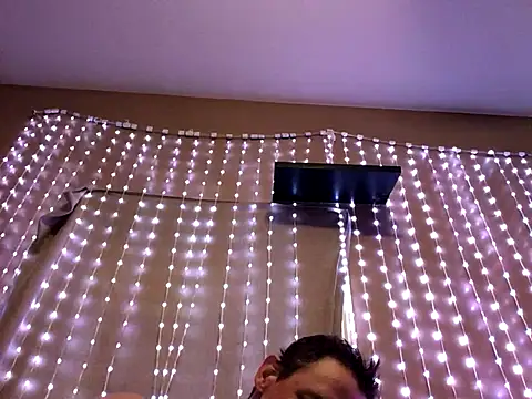 Highfrog1 online show from October 8, 4:15 pm