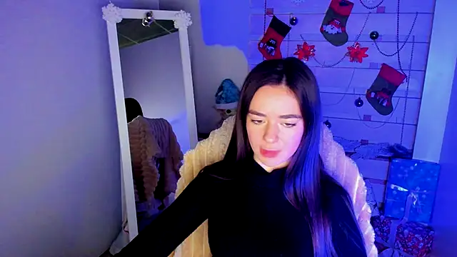 Snapshot of Bella_XO chatting on December 17, 8:20 am Bella XO online show from December 17, 8:20 am