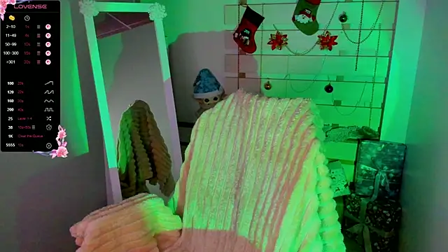 Snapshot of Bella_XO chatting on December 18, 7:36 am Bella XO online show from December 18, 7:36 am