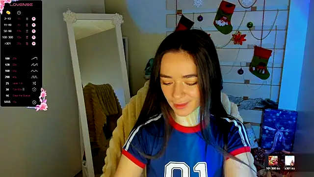 Snapshot of Bella_XO chatting on December 19, 1:29 pm Bella XO online show from December 19, 1:29 pm