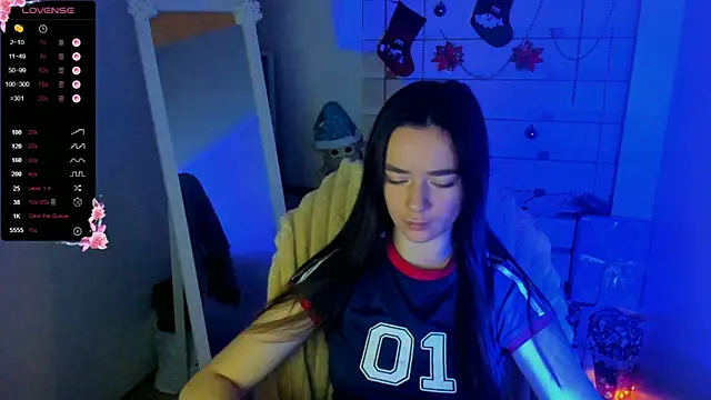 Snapshot of Bella_XO chatting on December 20, 7:48 am Bella XO online show from December 20, 7:48 am