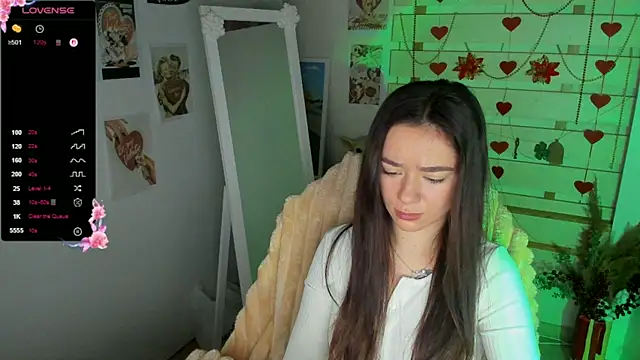 Bella XO online show from February 16, 8:10 am