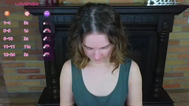 Snapshot of Ellie_Sunset chatting on March 18, 9:23 am Ellie Sunset online show from March 18, 9:23 am