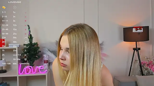 OdetteHarwick online show from January 18, 7:12 am