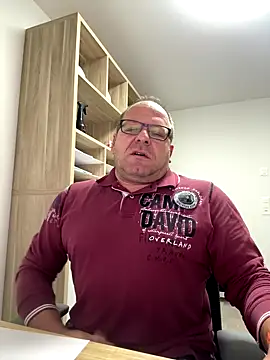 coupleLatinaLovers online show from October 14, 4:46 am