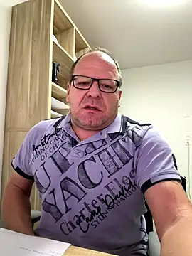 coupleLatinaLovers online show from October 22, 4:57 am