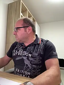 coupleLatinaLovers online show from October 23, 4:56 am