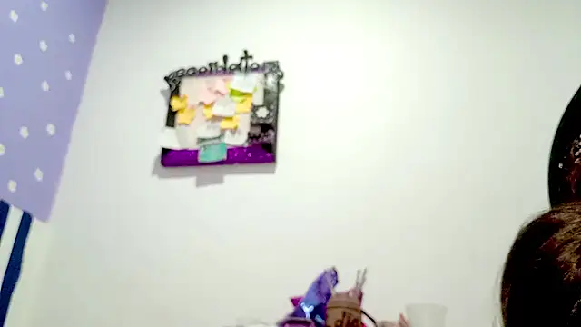 Snapshot of PetiteIvoryQueen19 chatting on February 28, 3:29 am PetiteIvoryQueen19 online show from February 28, 3:29 am