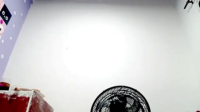 Snapshot of PetiteIvoryQueen19 chatting on March 14, 2:39 am PetiteIvoryQueen19 online show from March 14, 2:39 am