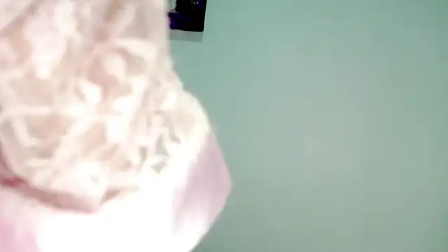 PetiteIvoryQueen19 online show from May 7, 5:02 am
