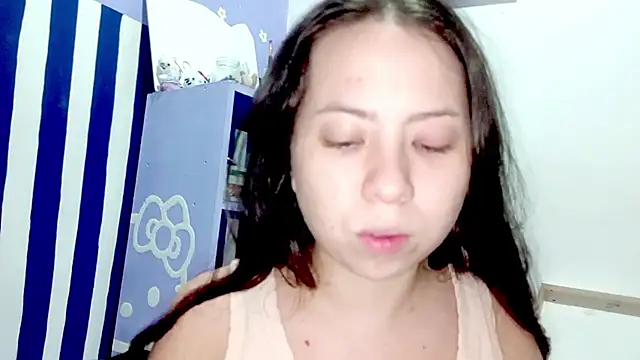 PetiteIvoryQueen19 online show from May 18, 4:07 am