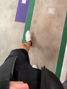 Snapshot of frnk30151 chatting on November 28, 4:31 pm frnk30151 online show from November 28, 4:31 pm