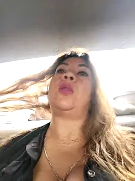 Laura-Hernandez online show from September 22, 3:58 pm