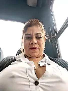 Laura-Hernandez online show from October 4, 2:59 pm