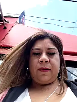 Laura-Hernandez online show from November 18, 4:22 pm