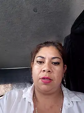 Laura-Hernandez online show from May 11, 4:04 pm
