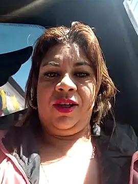 Laura-Hernandez online show from May 20, 2:56 pm