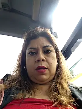 Laura-Hernandez online show from May 21, 3:19 pm