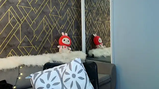 Snapshot of lauren_jaureguifg chatting on December 14, 9:51 am lauren jaureguifg online show from December 14, 9:51 am