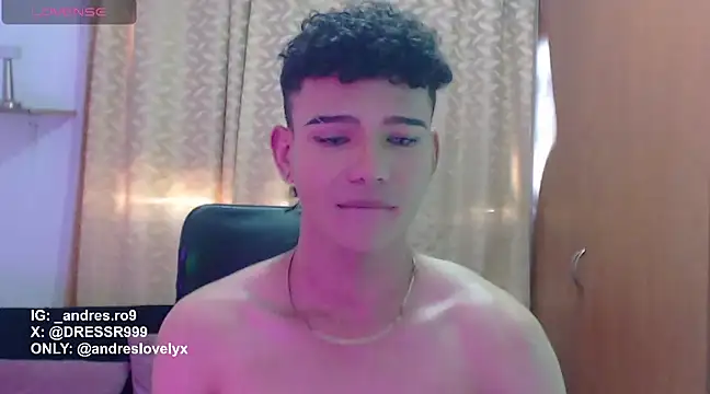 Snapshot of adonis_lovely chatting on December 7, 3:52 pm adonis lovely online show from December 7, 3:52 pm