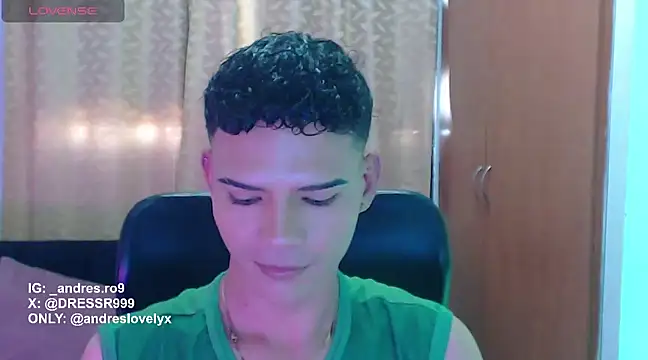 Snapshot of adonis_lovely chatting on December 10, 5:22 pm adonis lovely online show from December 10, 5:22 pm