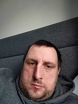 HE-M123 online show from April 5, 6:27 pm