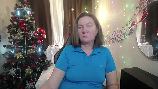 Snapshot of HolyMilfa chatting on December 18, 5:00 pm HolyMilfa online show from December 18, 5:00 pm