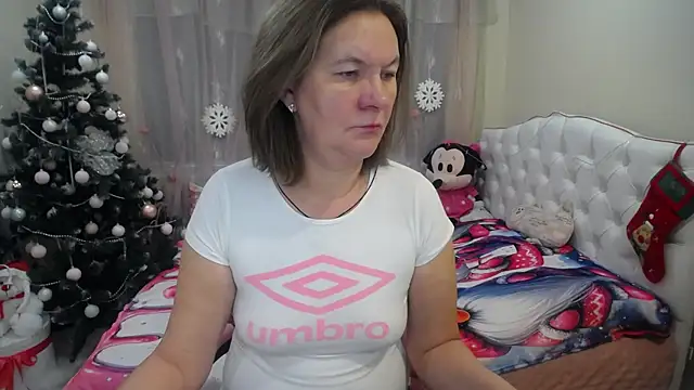 Snapshot of HolyMilfa chatting on December 19, 7:18 am HolyMilfa online show from December 19, 7:18 am