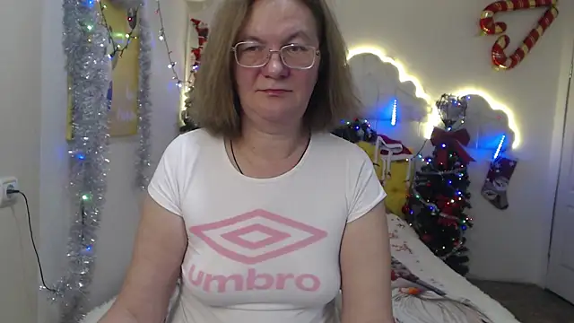 Snapshot of HolyMilfa chatting on December 22, 2:16 pm HolyMilfa online show from December 22, 2:16 pm