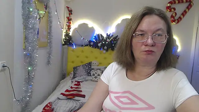 Snapshot of HolyMilfa chatting on December 22, 5:21 pm HolyMilfa online show from December 22, 5:21 pm