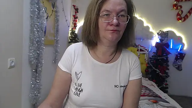 Snapshot of HolyMilfa chatting on December 29, 7:28 am HolyMilfa online show from December 29, 7:28 am