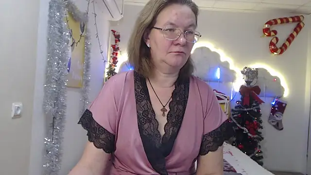 Snapshot of HolyMilfa chatting on January 5, 7:49 am HolyMilfa online show from January 5, 7:49 am