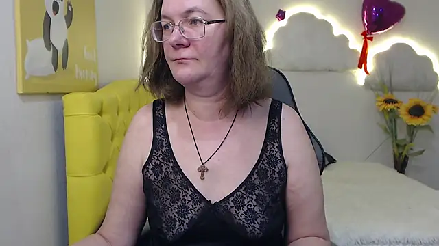 Snapshot of HolyMilfa chatting on February 9, 1:56 pm HolyMilfa online show from February 9, 1:56 pm