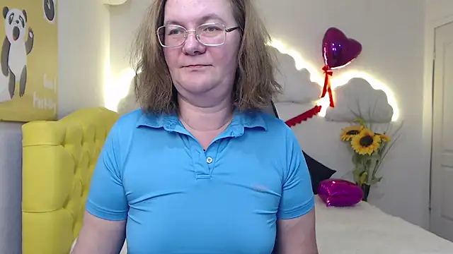 Snapshot of HolyMilfa chatting on March 7, 1:51 pm HolyMilfa online show from March 7, 1:51 pm