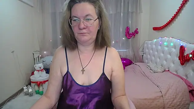 Snapshot of HolyMilfa chatting on March 16, 8:21 am HolyMilfa online show from March 16, 8:21 am