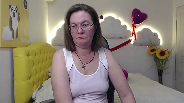 Snapshot of HolyMilfa chatting on March 22, 11:00 am HolyMilfa online show from March 22, 11:00 am