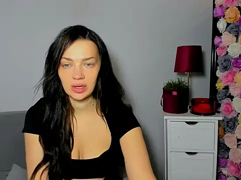 OliviaFantasy online show from November 20, 7:30 am