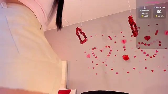Snapshot of Maia_W10 chatting on February 20, 12:16 pm Maia W10 online show from February 20, 12:16 pm