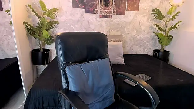 Regan   online show from October 2, 7:37 am