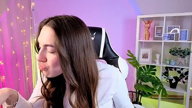MelissaLovvv online show from May 17, 11:39 am