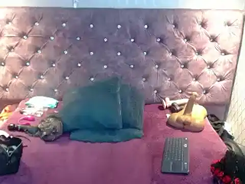 VALENTINA3x online show from January 24, 3:32 am