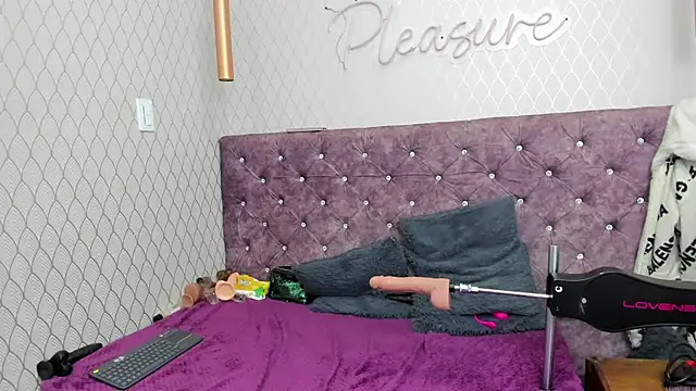 VALENTINA3x online show from February 25, 6:25 am