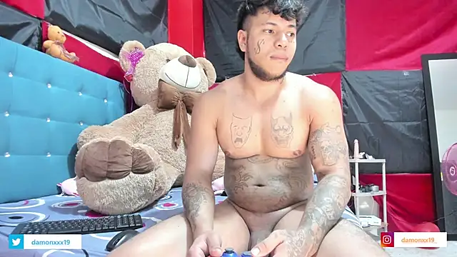 daamonxxx19 online show from March 10, 7:40 pm