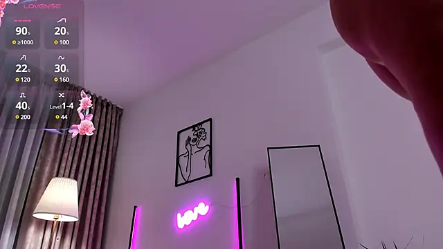 JuicyyPeach  online show from January 11, 2:30 am