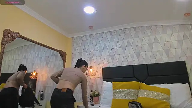 Snapshot of JustinePerry chatting on October 14, 3:07 am JustinePerry online show from October 14, 3:07 am