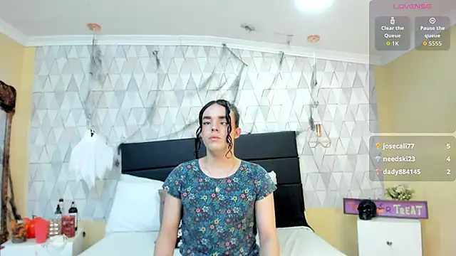 Snapshot of JustinePerry chatting on October 27, 3:32 am JustinePerry online show from October 27, 3:32 am