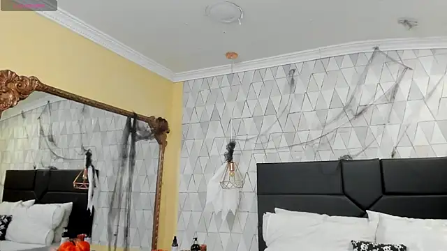 JustinePerry online show from November 3, 3:52 am