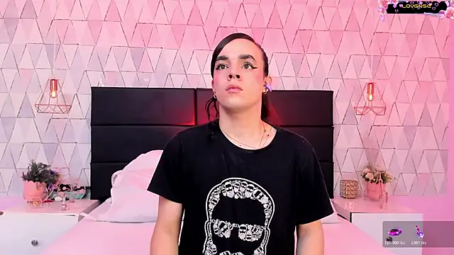 JustinePerry online show from May 7, 4:18 am