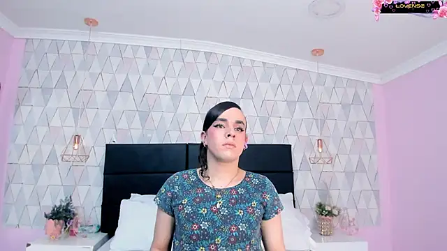 JustinePerry online show from May 12, 3:47 am