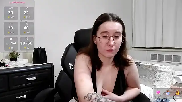 Snapshot of Kinkycouple1789 chatting on December 27, 9:06 am Kinkycouple1789 online show from December 27, 9:06 am